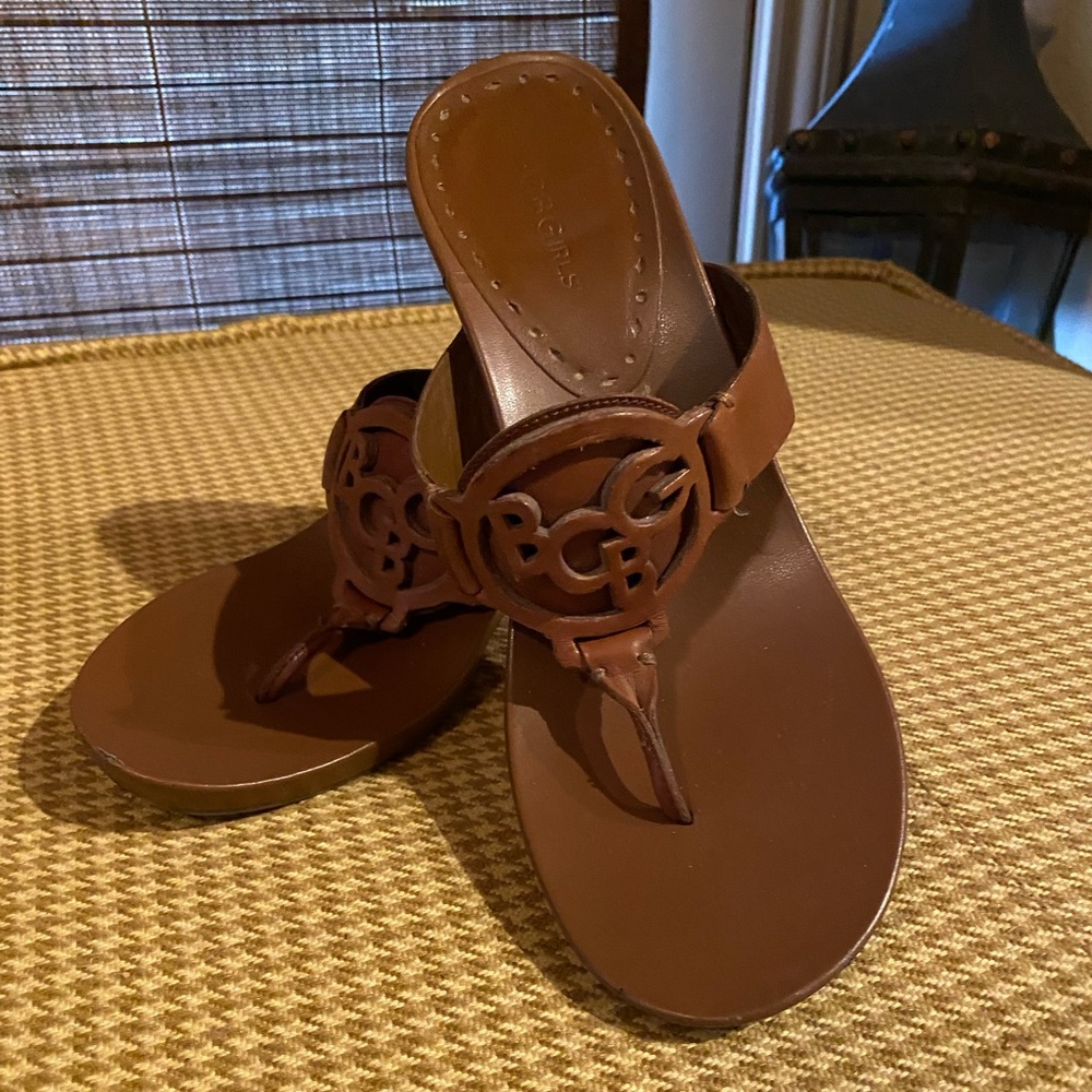 BCBGirls Brown Thong Wedge Heels Sandals 9B
